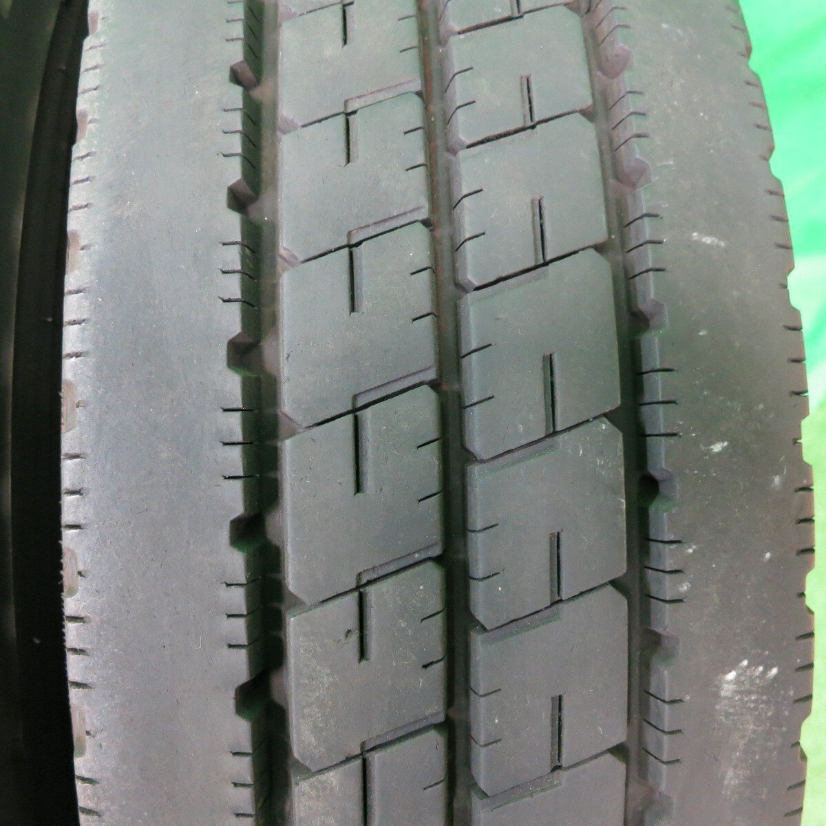 *送料無料* 2本価格！22年★トラック タイヤ 215/85R16 120/118N ブリヂストン デュラビス R207 16インチ★4050703ナノタ