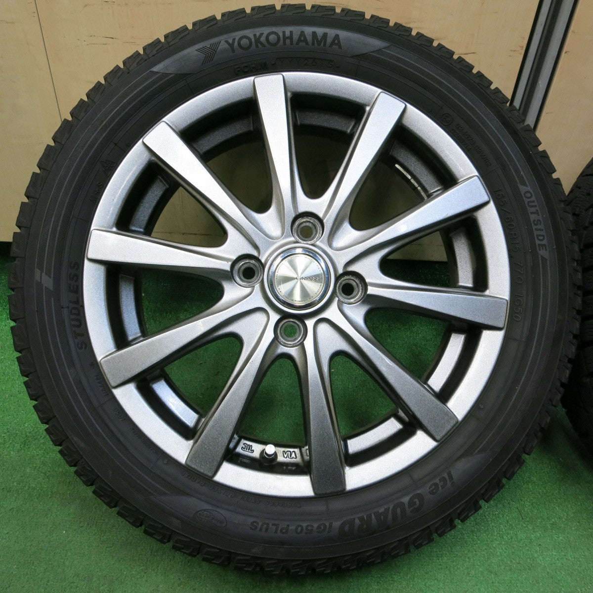 *送料無料* バリ溝！キレイ！9.5分★軽サイズ 165/60R15 スタッドレス ヨコハマ アイスガード iG50 プラス GRASS グラス  15インチ PCD100/4H★4052311イス