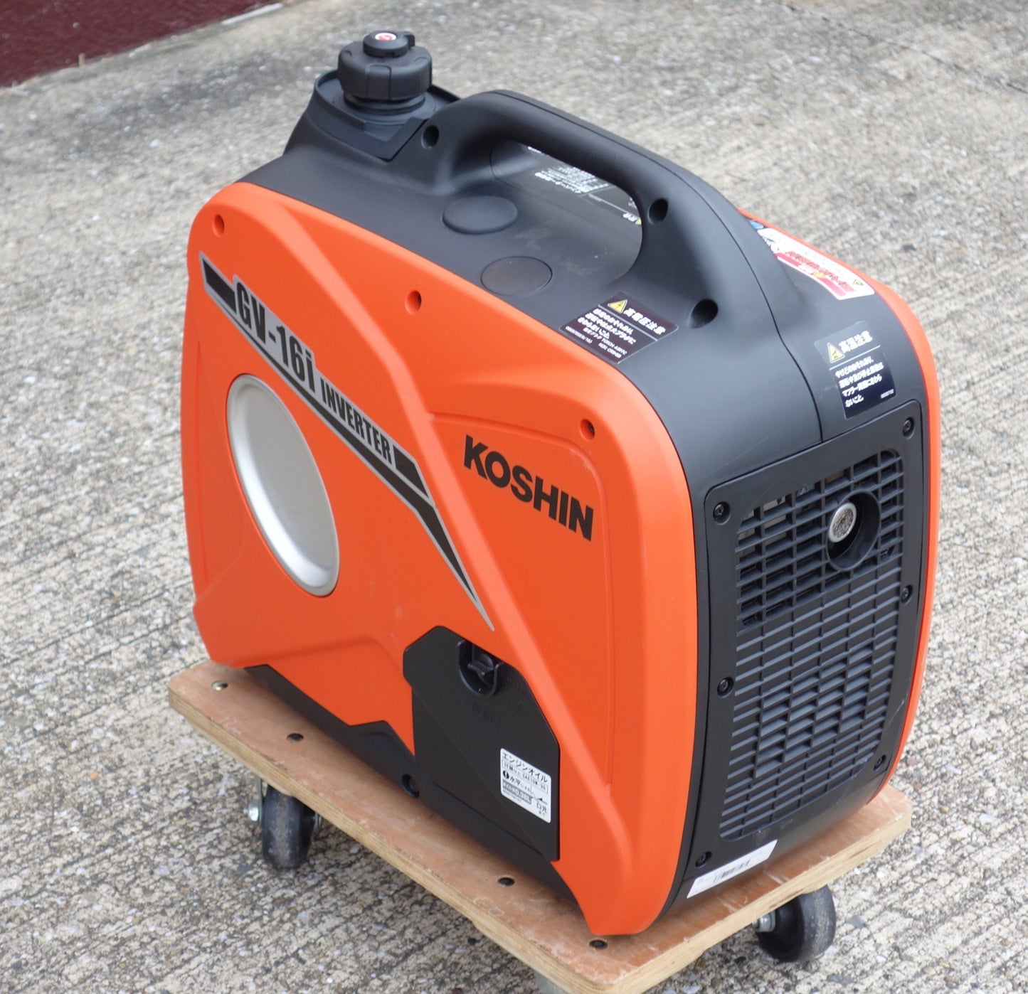 [送料無料] 美品◆KOSHIN 工進 インバーター発電機 GV-16i-AAA-5 定格出力1.6kVA 屋外用 超低騒音◆