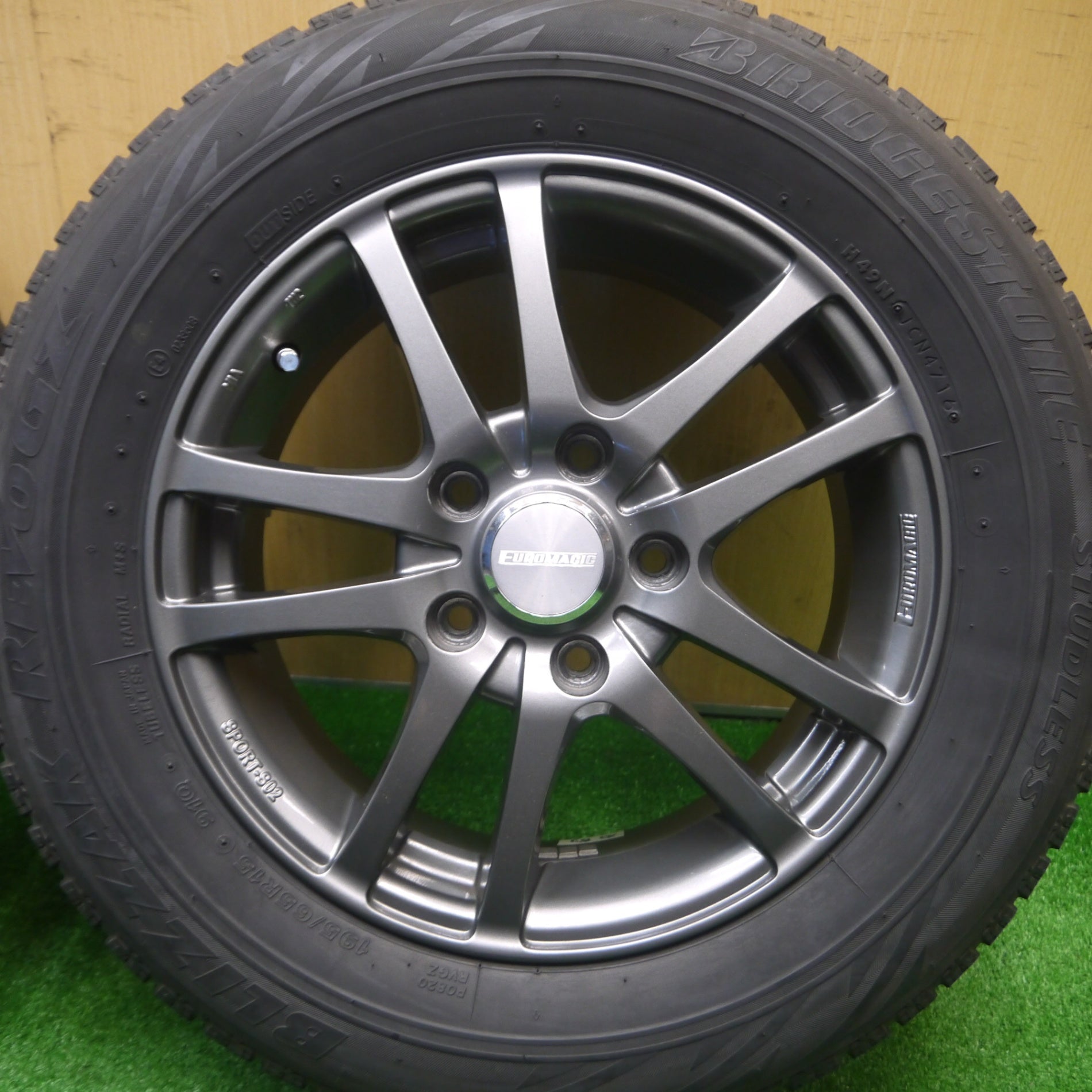 0062 ブリヂストン REVO GZ 215 45 17 4本 スタッドレス タイヤ 215/45R17 プリウス 86 BRZ CT カローラ  レガシィ(中古)｜売買されたオークション情報、yahooの商品情報をアーカイブ公開 - オークファン タイヤ