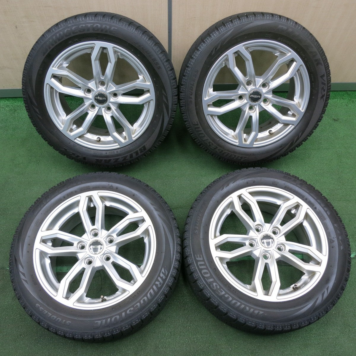 *送料無料* 4本価格★ワーゲン 等 AGA 205/55R16 スタッドレス ブリヂストン ブリザック VRX 16インチ PCD112/5H★4040908TNス