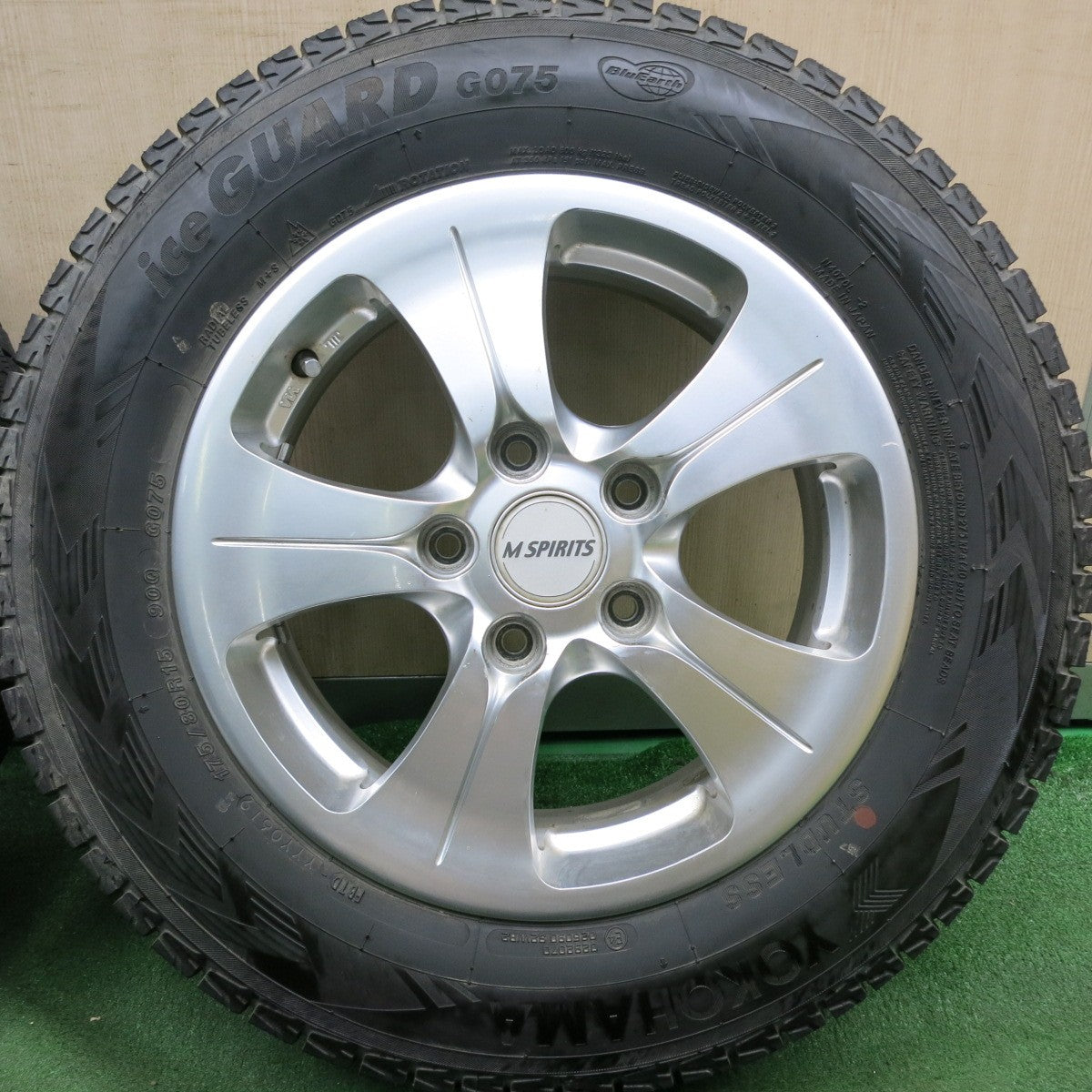 *送料無料* バリ溝！8.5分★スタッドレス 175/80R15 ヨコハマ アイスガード G075 M SPIRITS 15インチ PCD114.3/5H★4063008HAス