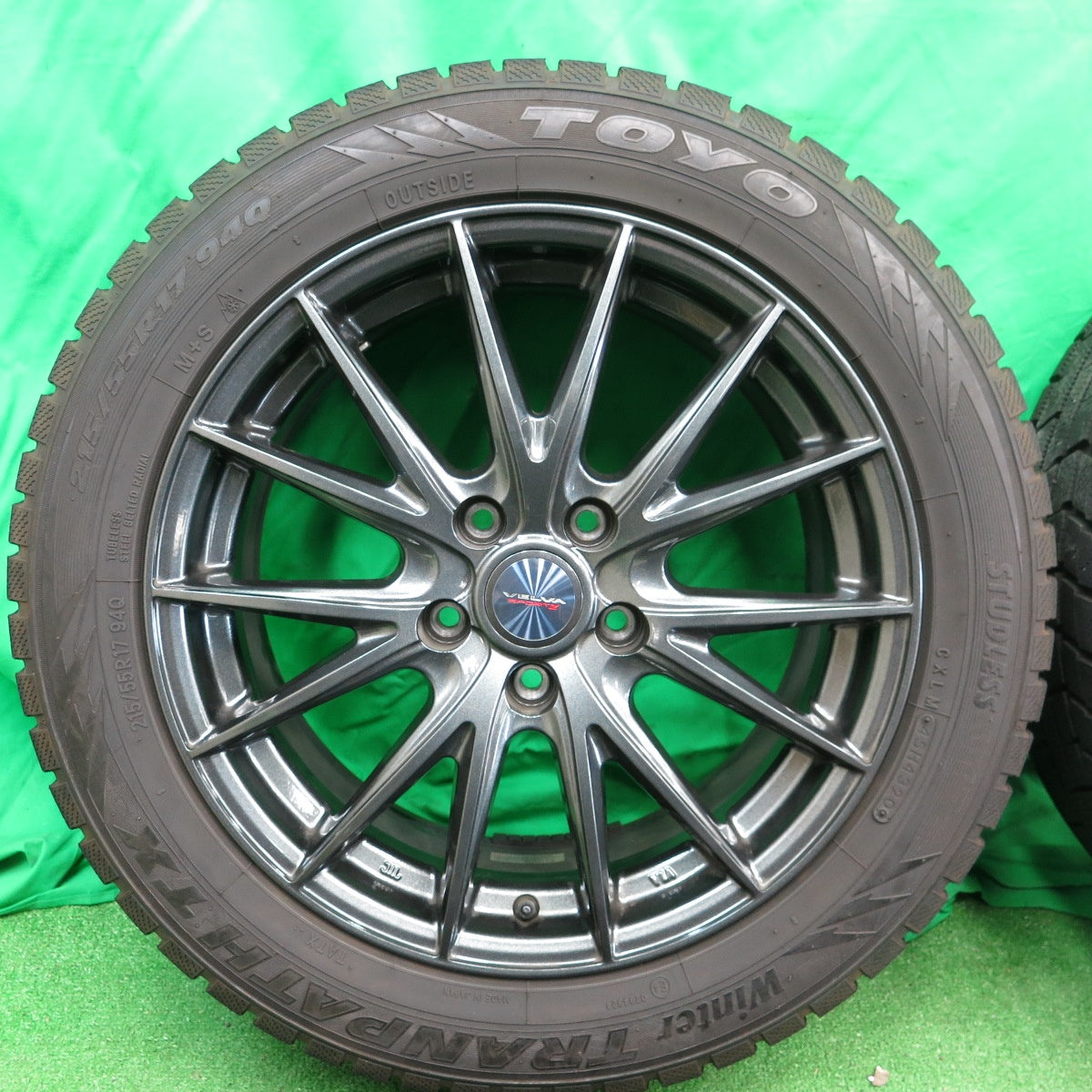 *送料無料* バリ溝！20年！キレイ！9.5分★スタッドレス 215/55R17 トーヨー ウインター トランパス TX VELVA SPORTZ ヴェルヴァ PCD114.3/5H★4042205ナス