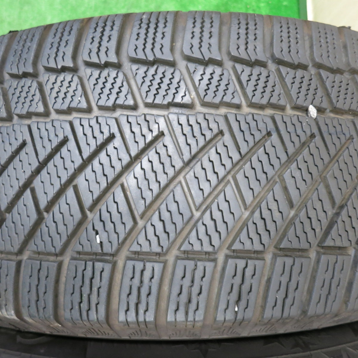 [送料無料] バリ溝！キレイ！8.5分★アウディ等 MAK STADT 235/65R17 スタッドレス コンチネンタル コンチバイキング コンタクト6 シュタッド PCD112/5H★4111403NJス