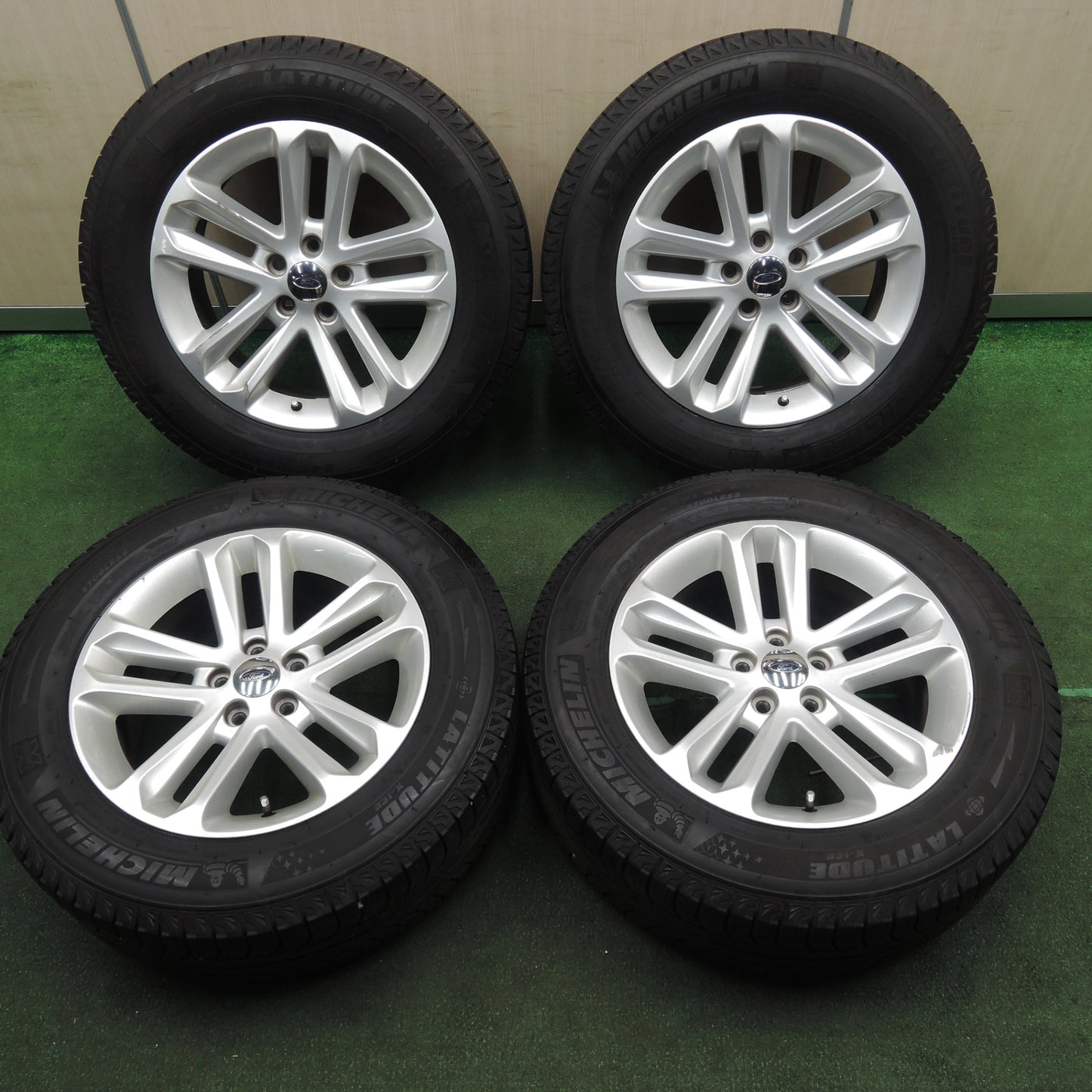 *送料無料* バリ溝！9.5分★フォード エクスプローラー 純正 スタッドレス 245/60R18 ミシュラン LATITUDE X-ICE XI2 18インチ PCD114.3/5H★4021302TNス