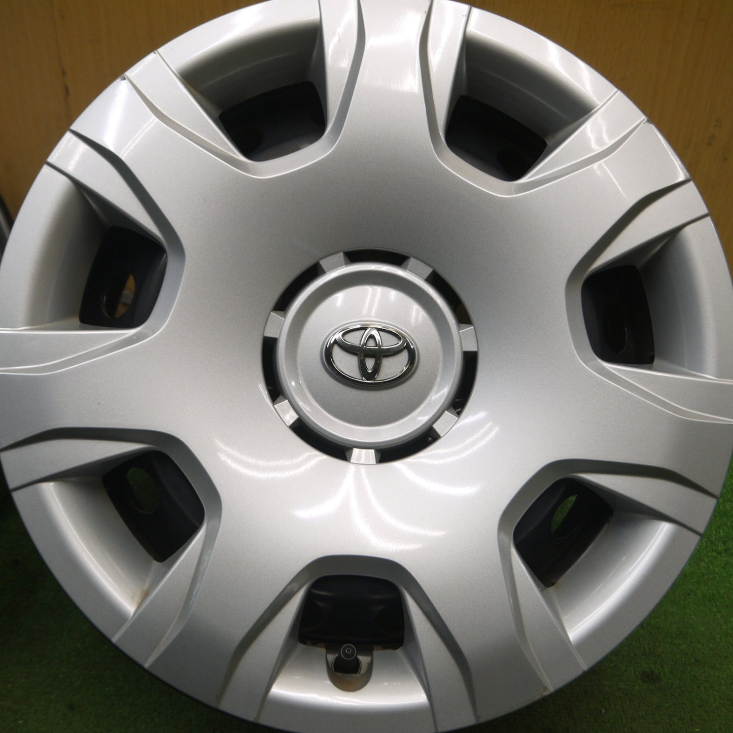 *送料無料* キレイ★トヨタ 200系 ハイエース 純正 スチール ホイール 15インチ 15×6J PCD139.7/6H★4050810Hホ