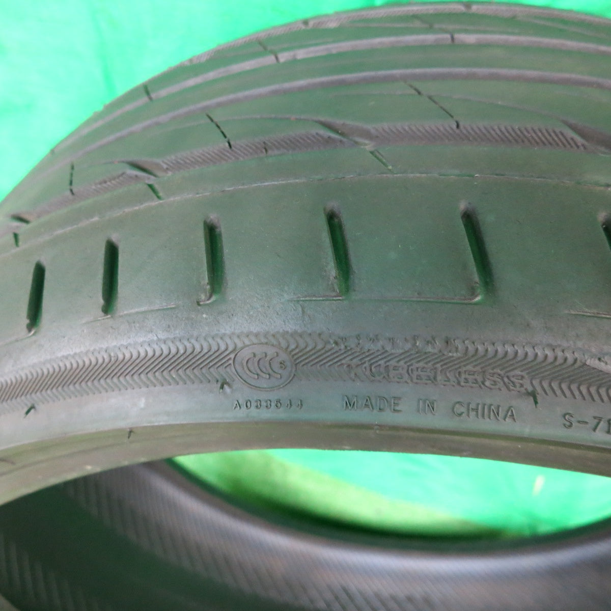 *送料無料* 超バリ溝！23年！9.5分以上★205/35R19 ルッチーニ BUONO SPORT タイヤ 19インチ ノア ヴォクシー プリウス 等★4051011ナノタ