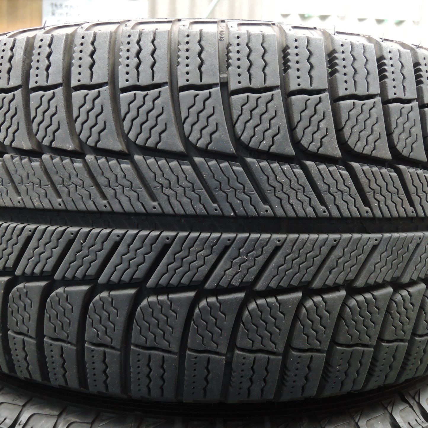 *送料無料* バリ溝！9分★ベンツ 等 235/40R18 EUROTECH スタッドレス ミシュラン X-ICE XI3 ユーロテック PCD112/5H★4030410NJス