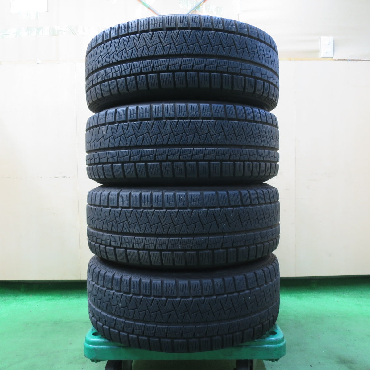 送料無料* バリ溝！8.5分☆ベンツ Sクラス W220 純正 205/55R16 スタッドレス ピレリ アイスアシンメトリコ プラス 1 |  名古屋/岐阜の中古カー用品・工具の買取/販売ならガレージゲット