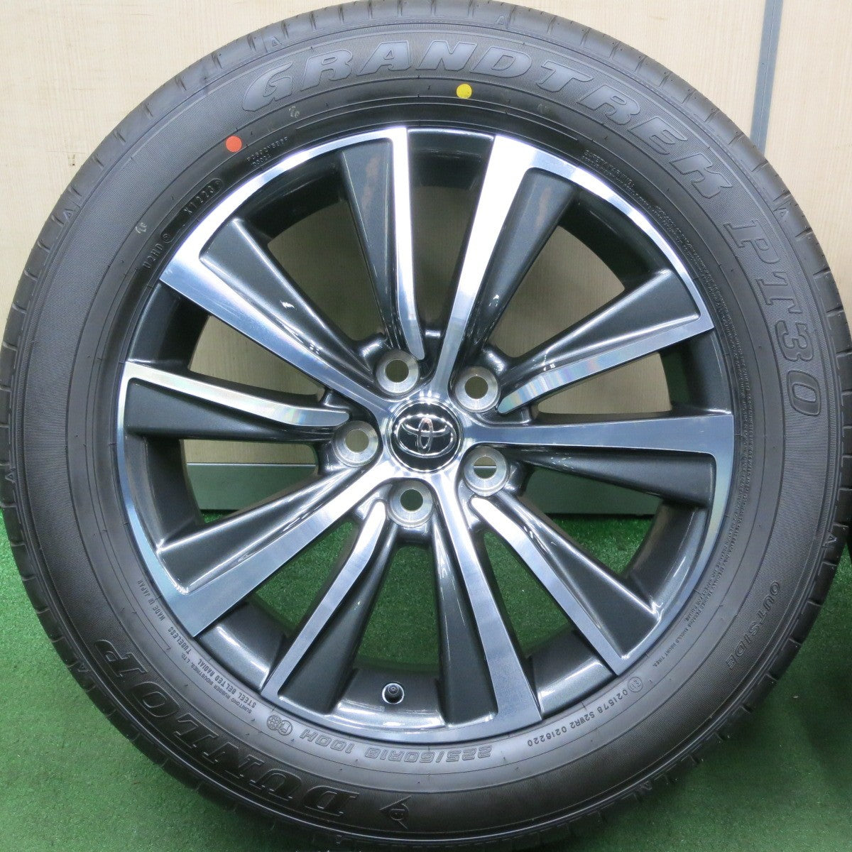 *送料無料* 新車外し！23年★トヨタ 80系 ハリアー Gグレード 純正 225/60R18 ダンロップ グラントレック PT30 18インチ PCD114.3/5H★4041004TNノ