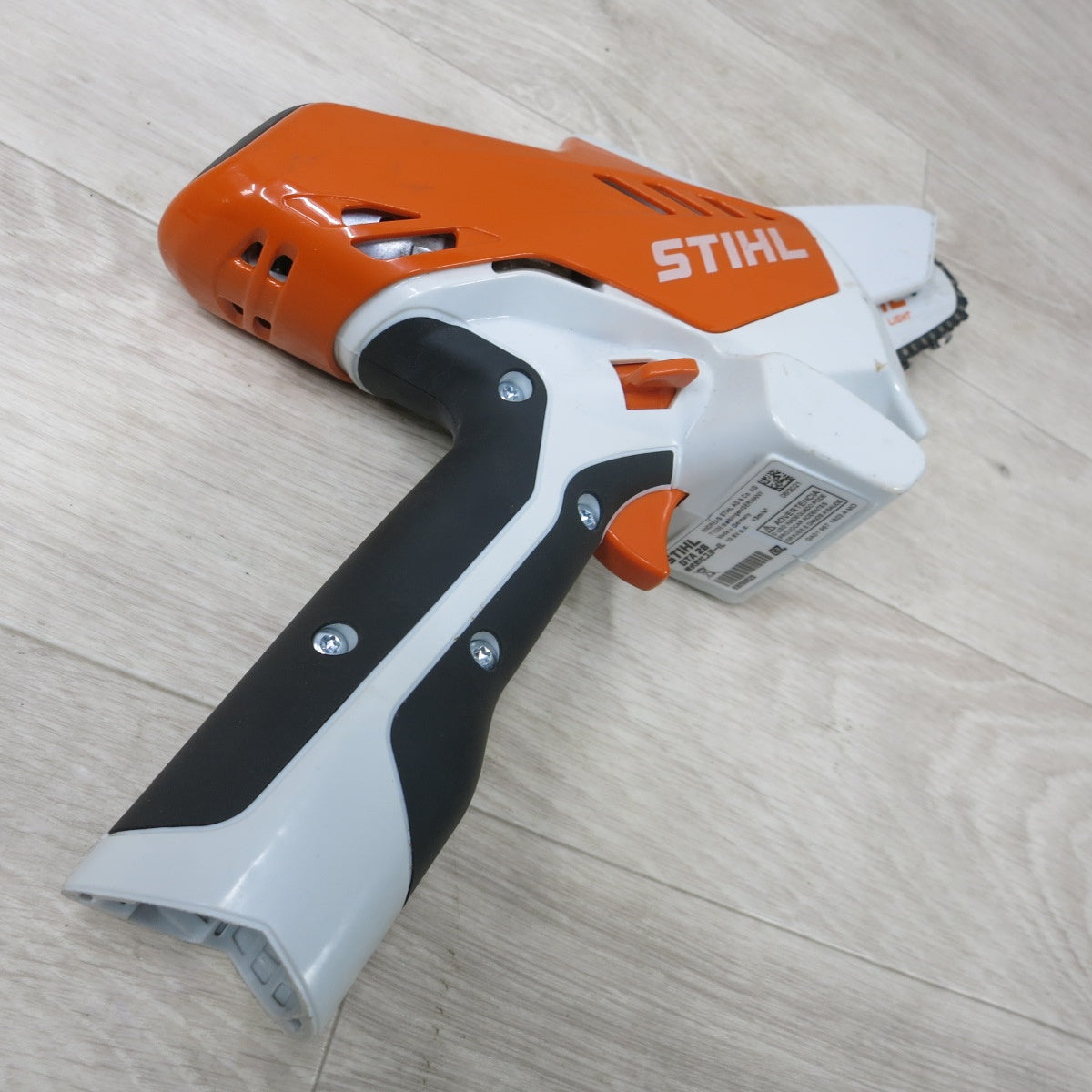 [送料無料] 付属品多数◆STIHL 充電式 ガーデン カッター GTA26 ケース 充電器 バッテリー 付き チェーンソー チェンソー 枝切り 電動 工具◆