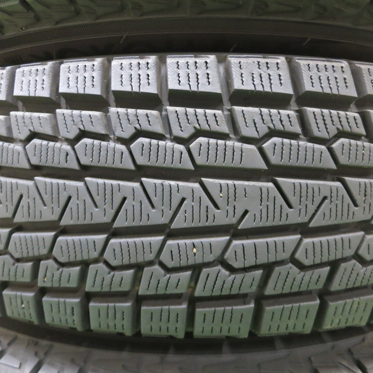 *送料無料* バリ溝！キレイ！8.5分★スタッドレス 175/80R15 ヨコハマ アイスガード G075 MUD CLIFF マッドクリフ 15インチ PCD114.3/5H★4062904ナス