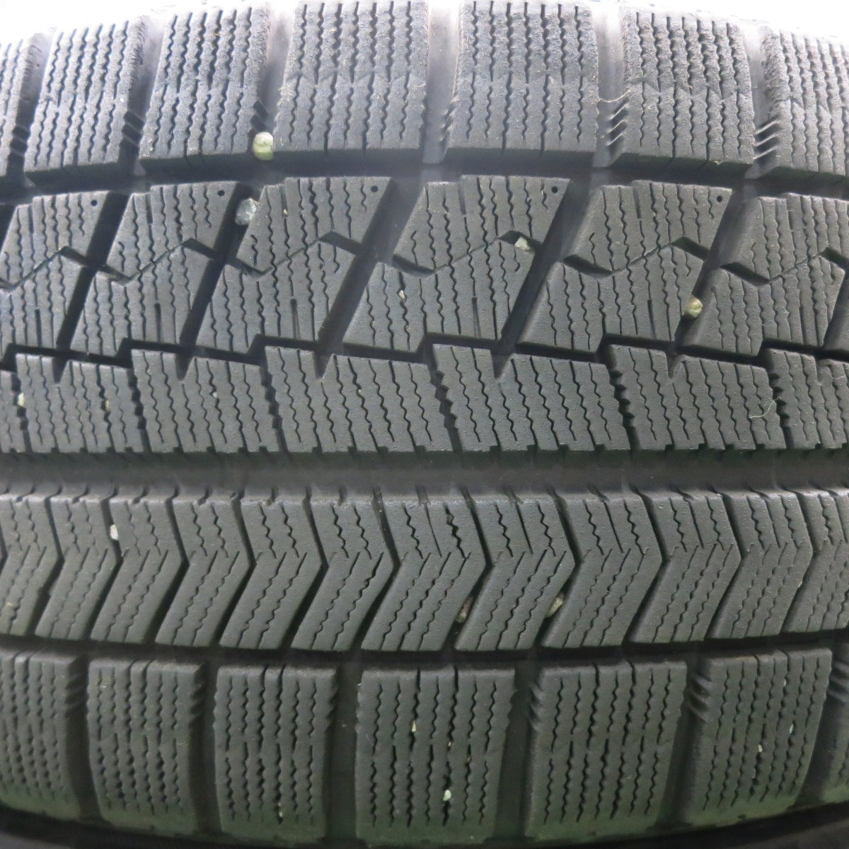 *送料無料* バリ溝！8.5分★ボルボ 等 阿部商会 215/50R17 スタッドレス ブリヂストン ブリザック VRX 17インチ PCD108/5H★4070502HAス