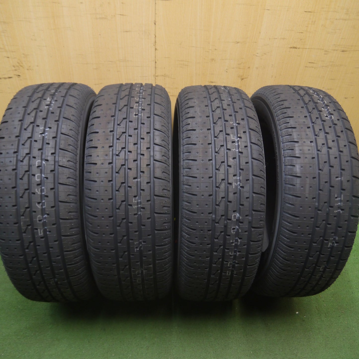 *送料無料* 未使用！24年★205/60R15 ヨコハマ アドバン HF TYPE-D 復刻版 15インチ アドバン 旧車 等★4071708Hノタ