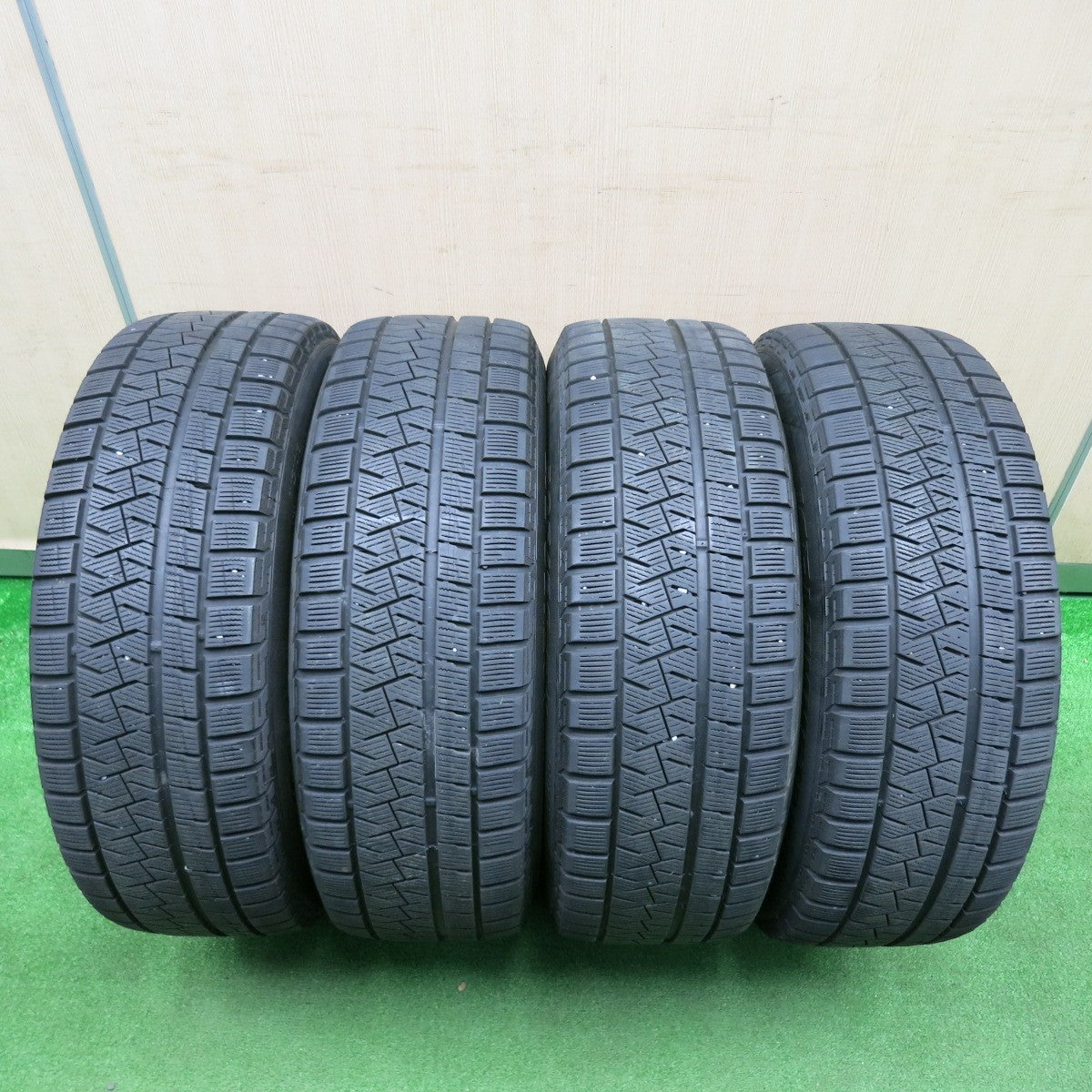 [送料無料] 4本価格★スタッドレス 205/60R16 ピレリ アイスアシンメトリコ プラス ECO FORME エコフォルム 16インチ PCD114.3/5H★4122002TNス