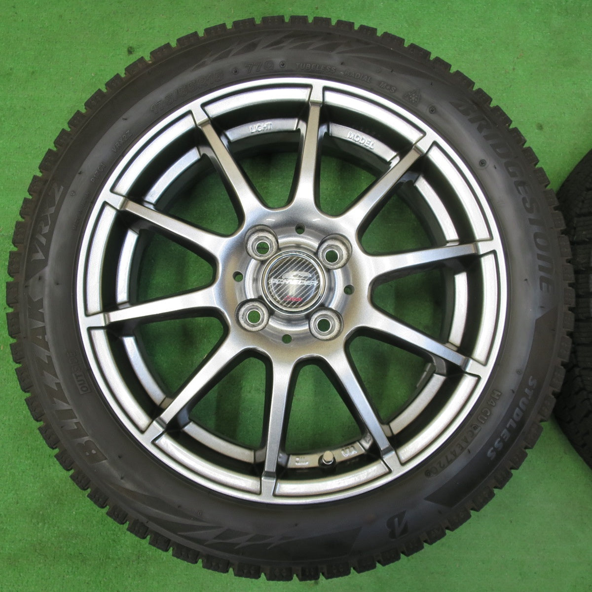 *送料無料* バリ溝！20年！キレイ！9.5分★スタッドレス 175/55R15 ブリヂストン ブリザック VRX2 SCHNEIDER シュナイダー 15インチ PCD100/4H★4072404イス