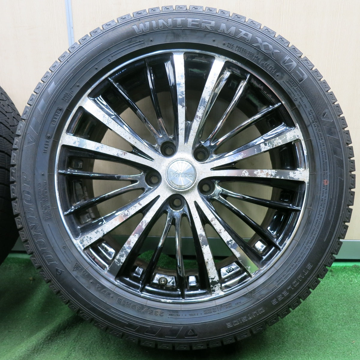 *送料無料* バリ溝！20年！9.5分★スタッドレス 235/50R18 ダンロップ ウインターマックス 03 WM02 Voltec ボルテック 18インチ PCD114.3/5H★4062801NJス