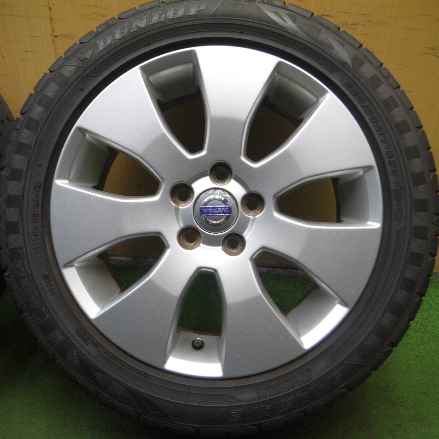 *送料無料* バリ溝！9.5分★ボルボ V70 純正 225/50R17 ダンロップ エナセーブ RV504 17インチ PCD108/5H★4061706Hノ