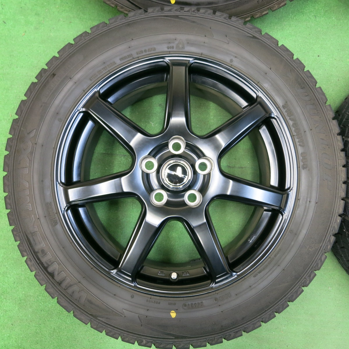 *送料無料* バリ溝！21年！キレイ！9.5分以上★スタッドレス 215/60R17 ダンロップ ウインターマックス WM02 PRD 17インチ PCD114.3/5H★4082005SYス