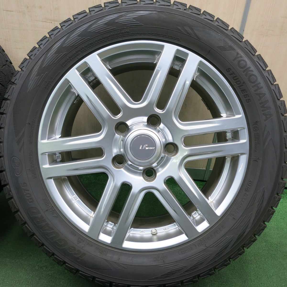 *送料無料* バリ溝！20年！キレイ！9.5分★ランクル 等 285/50R20 スタッドレス ヨコハマ アイスガード G075 LF SPORT 阿部商会 20インチ PCD150/5H★4061301HAス