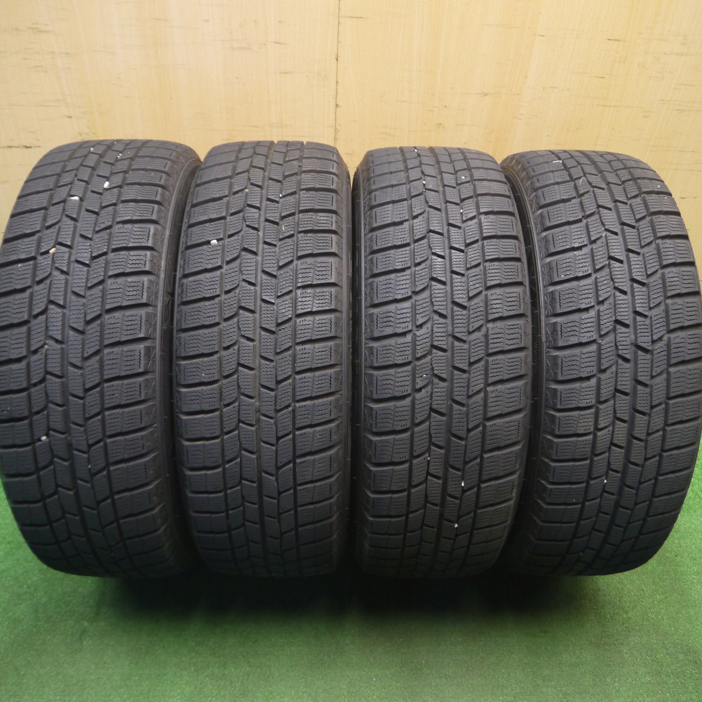 [送料無料] 超バリ溝！キレイ！9.5分以上★スタッドレス 215/55R17 グッドイヤー アイスナビ6 ravrion selzer ラブリオン 17インチ PCD114.3/5H★5012108Hス