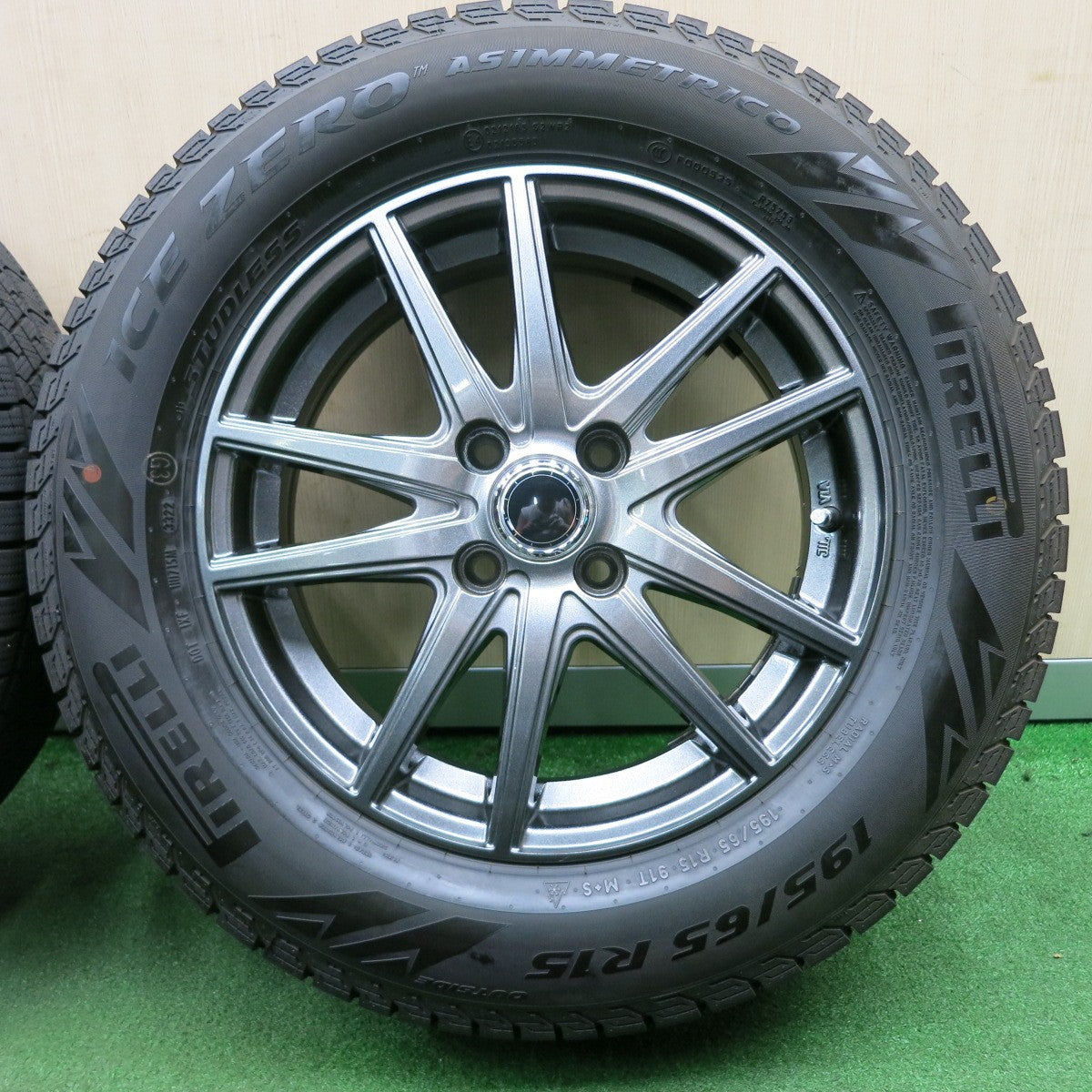 *送料無料* 超バリ溝！22年！綺麗！9.5分以上★スタッドレス 195/65R15 ピレリ アイスゼロ アシンメトリコ 社外 アルミ 15インチ PCD100/4H★4042602NJス