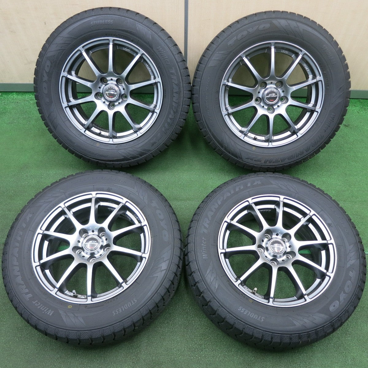 *送料無料* バリ溝！20年！キレイ！9.5分★スタッドレス 215/65R16 トーヨー ウインタートランパス TX SCHNEIDER ATECH シュナイダー PCD114.3/5H★4040911TNス