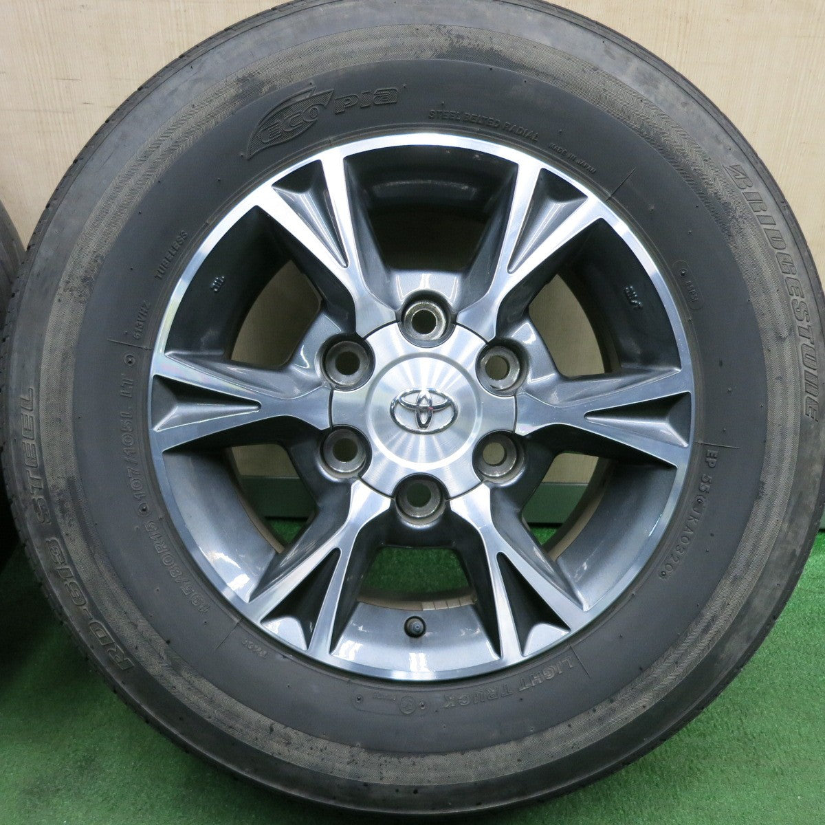 *送料無料* 4本価格！20年★トヨタ 200系 ハイエース 純正 OP 195/80R15 107/105L ブリヂストン RD-613 STEEL PCD139.7/6H★4042003HAノ