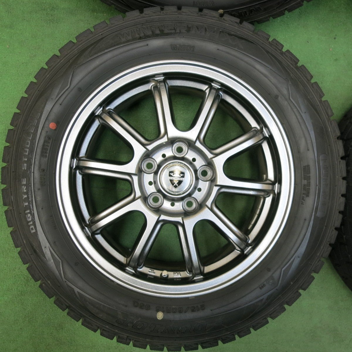 [送料無料] バリ溝！キレイ！9.5分以上★スタッドレス 215/60R16 ダンロップ ウインターマックス WM01 ESTROSA エステローザ 16インチ PCD114.3/5H★4112709SYス