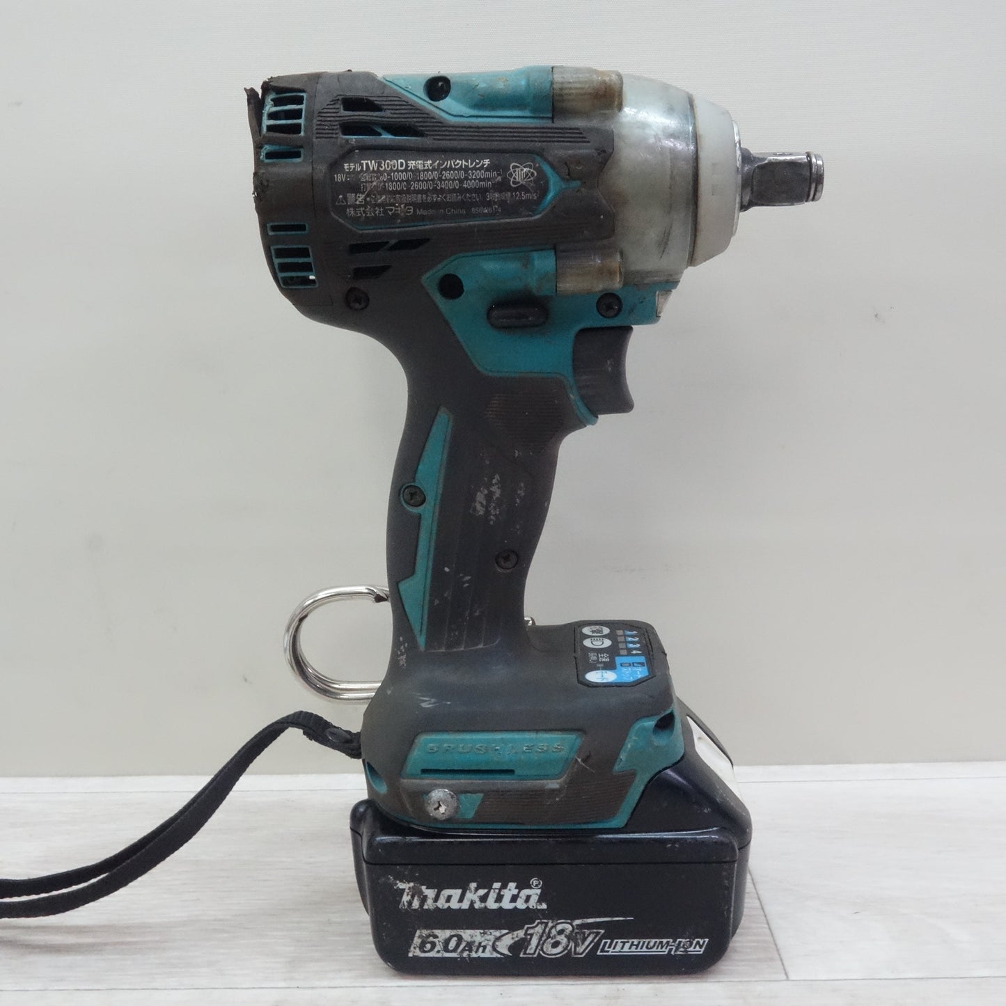 [送料無料] ☆マキタ 充電式 インパクトレンチ TW300D 電動 工具 makita☆