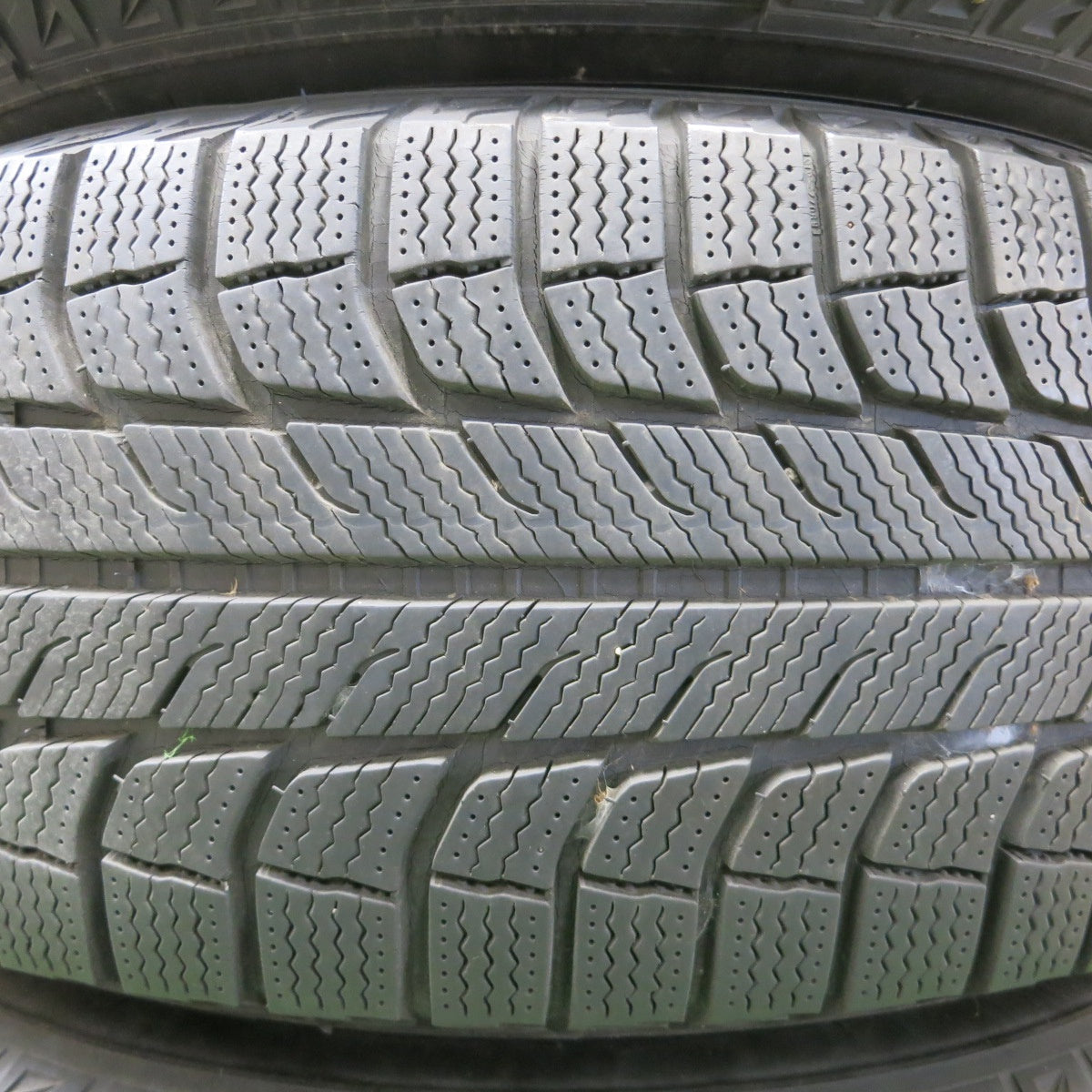 *送料無料* バリ溝！9.5分★フォード エクスカージョン 純正 265/70R16 ミシュラン LATITUDE X-ICE XI2 16インチ PCD170/8H★4060801ナス