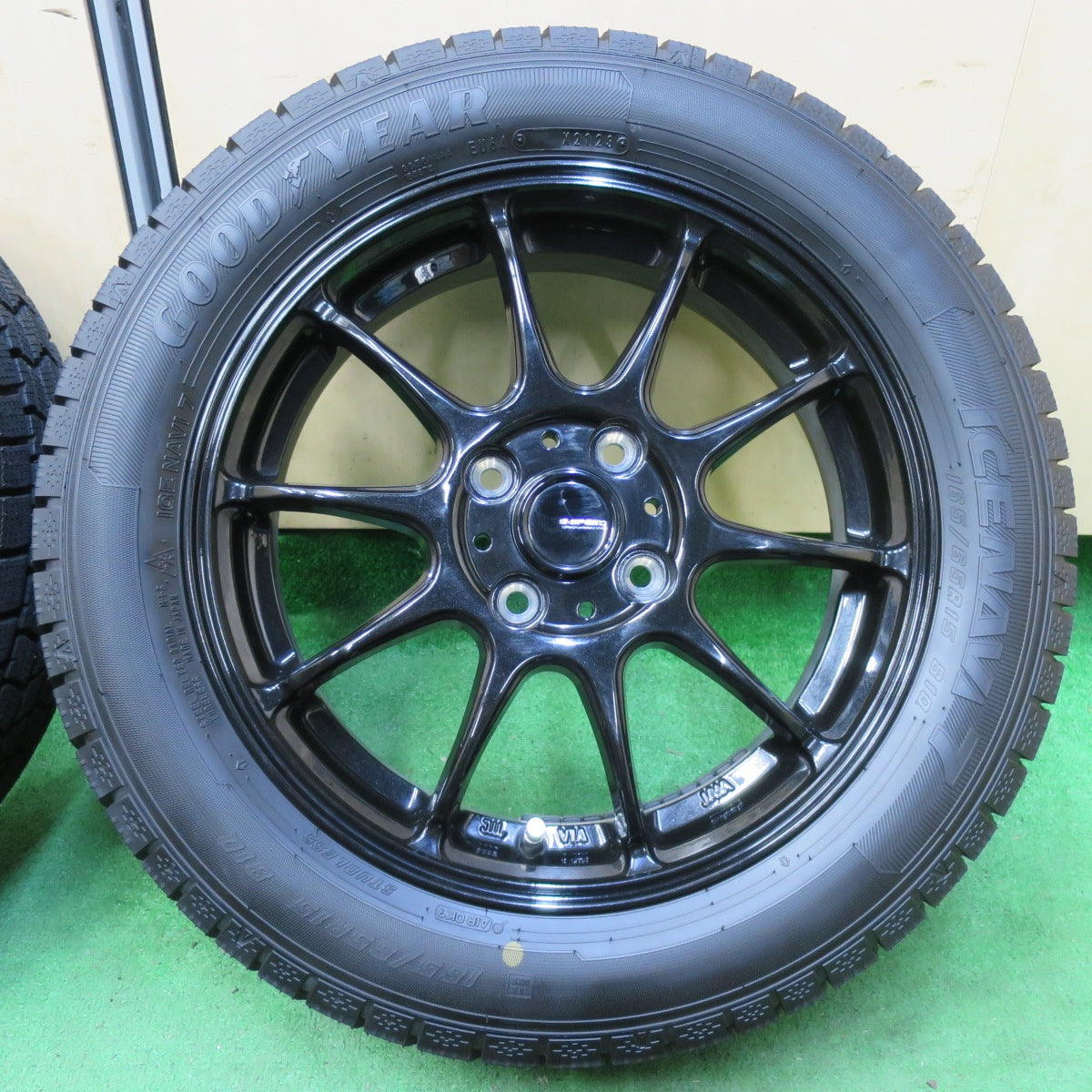 *送料無料* バリ溝！23年！キレイ！ほぼ10分★スタッドレス 165/65R15 グッドイヤー アイスナビ7 G-SPEED Gスピード 15インチ PCD100/4H★4090802イス