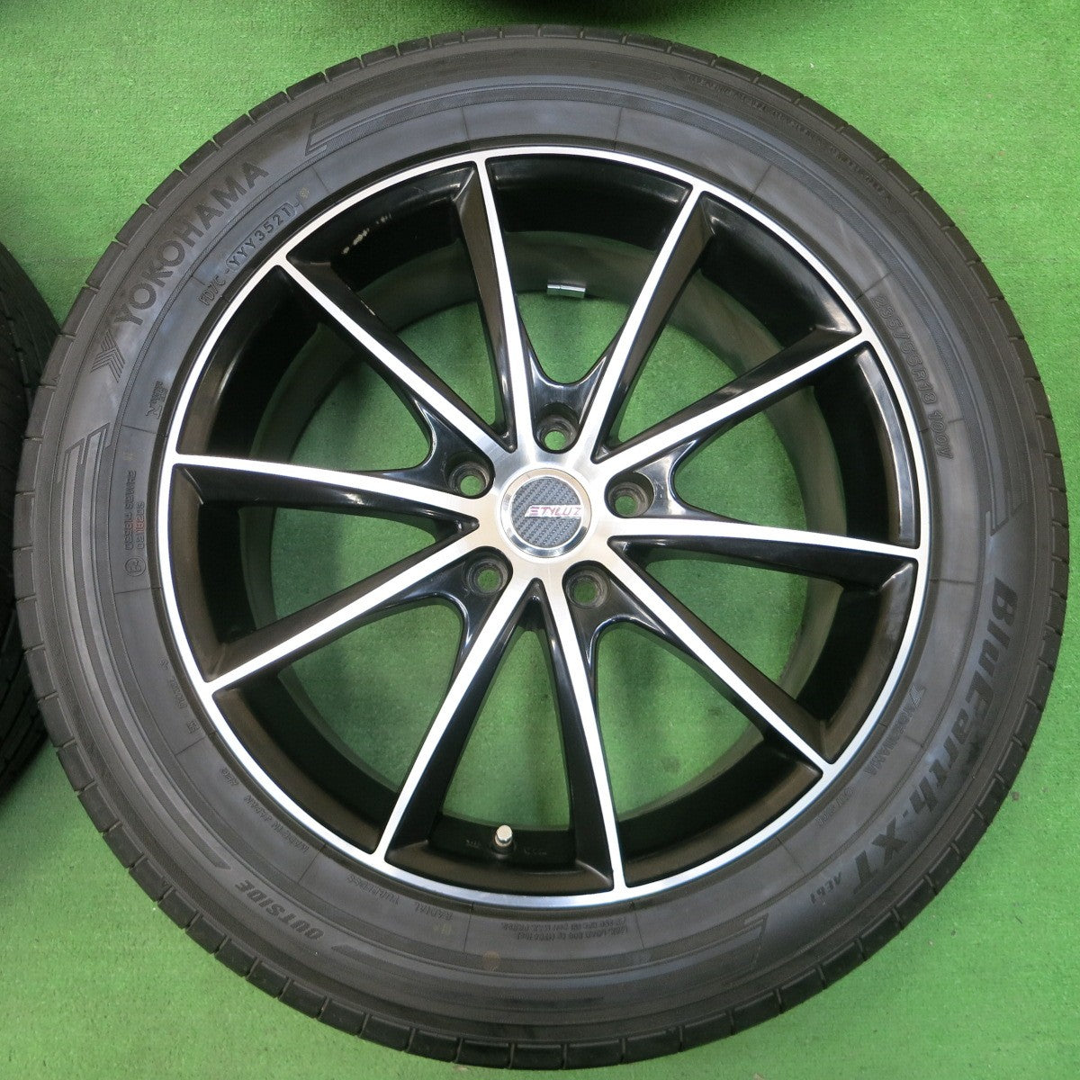 *送料無料* 超バリ溝！21年！キレイ！ほぼ10分★235/55R18 ヨコハマ BluEarth-XT AE61 STYLUZ ブルーアース 18インチ PCD114.3/5H★4051701イノ