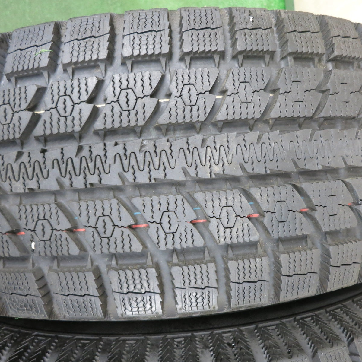 *送料無料* バリ溝！キレイ！9.5分★KEELER スタッドレス 265/70R16 トーヨー オブザーブ GSi-5 キーラー 16インチ PCD139.7/6H★4041011TNス