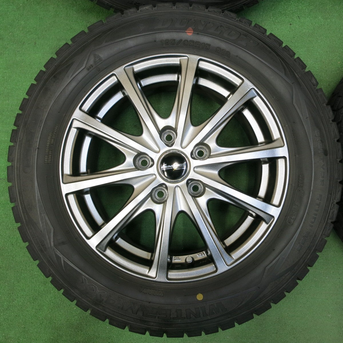 *送料無料* バリ溝！キレイ！8.5分★スタッドレス 195/65R15 ダンロップ ウインターマックス WM01 EuroSpeed MANARAY SPORT マナレイ PCD114.3/5H★4082003SYス