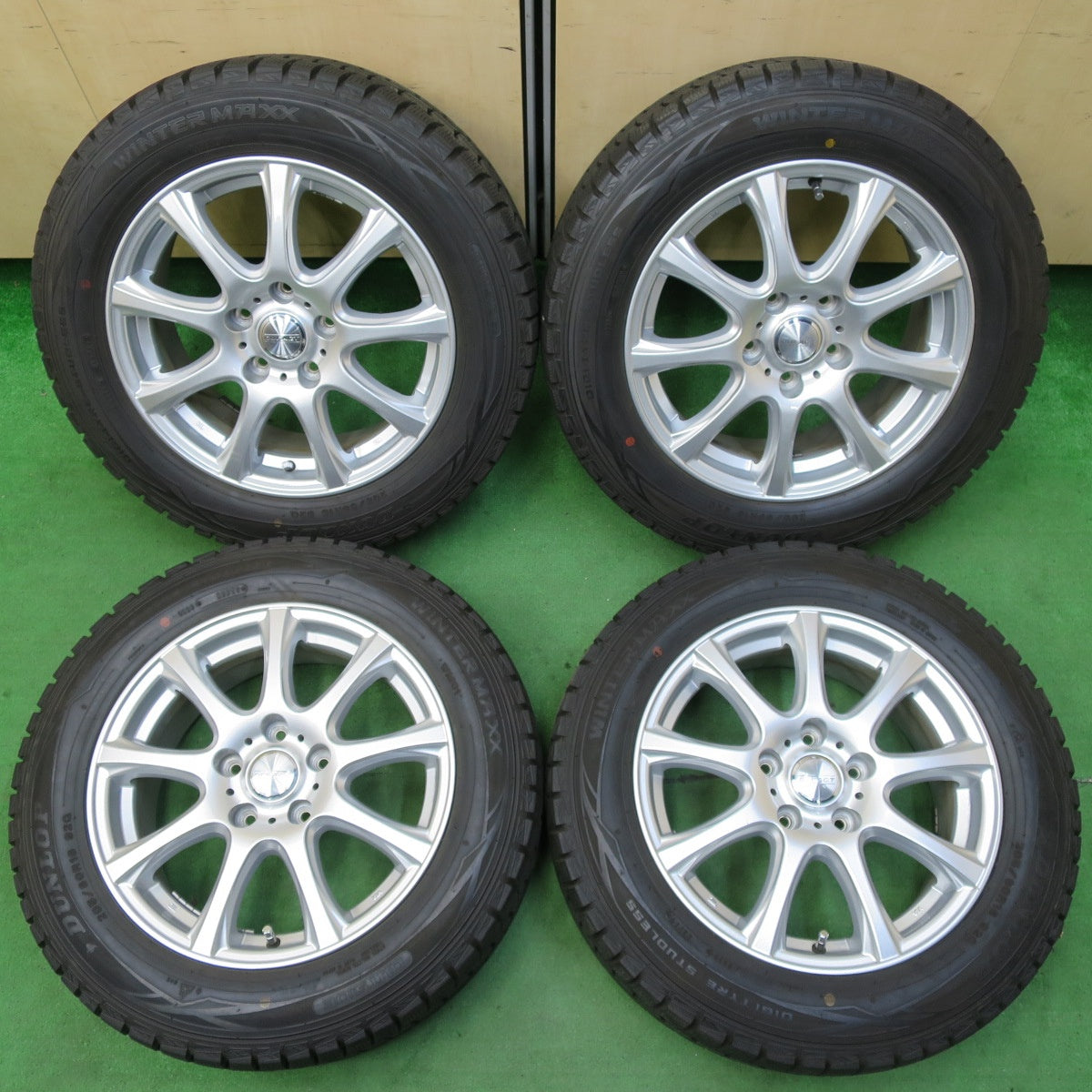 *送料無料* バリ溝！キレイ！9.5分以上★スタッドレス 205/60R16 ダンロップ ウインターマックス WM01 DUFACT デュファクト 16インチ PCD114.3/5H★4090103イス