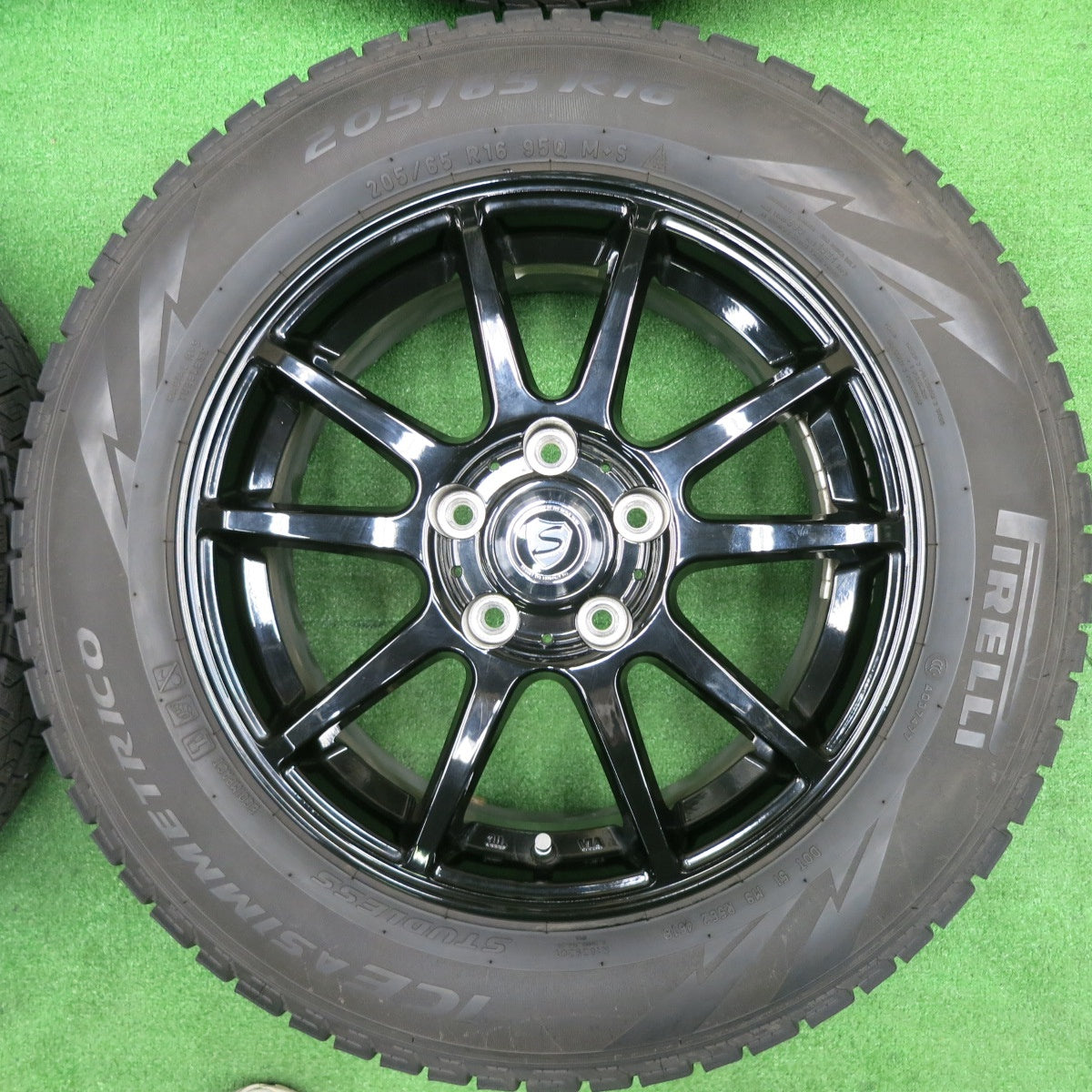 [送料無料] キレイ★スタッドレス 205/65R16 ピレリ アイスアシンメトリコ STRANGER ストレンジャー 16インチ PCD114.3/5H★4112703TNス