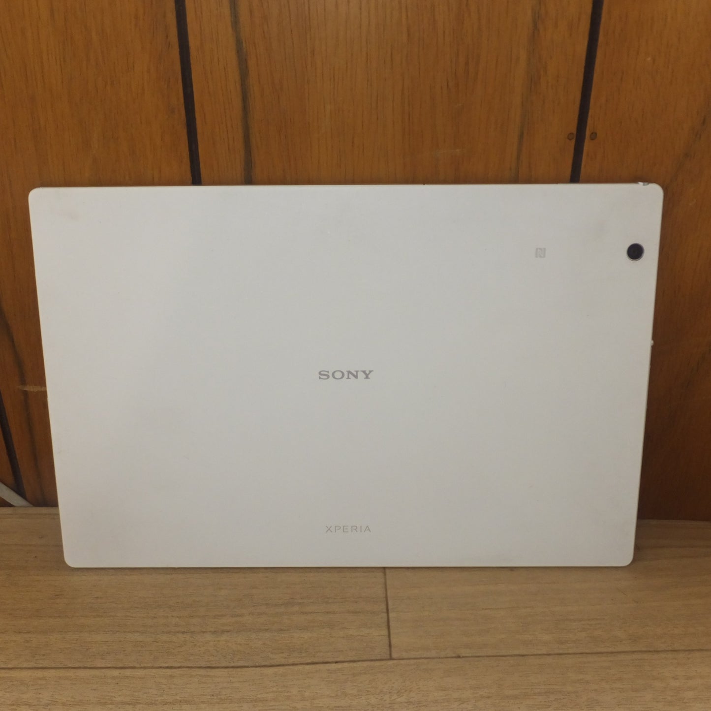 [送料無料] 現状品★ソニー SONY タブレット Xperia Z4 Tablet SGP712 ホワイト★