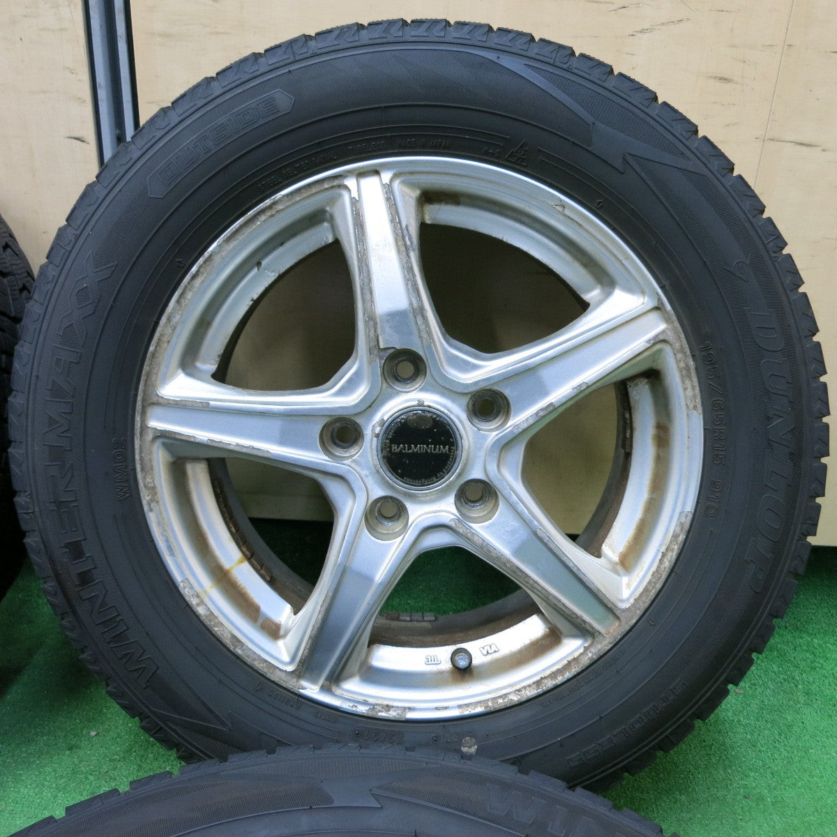 *送料無料* バリ溝！21年！9分★スタッドレス 195/65R15 ダンロップ ウインターマックス WM02 BALMINUM バルミナ 15インチ PCD114.3/5H★4072507SYス