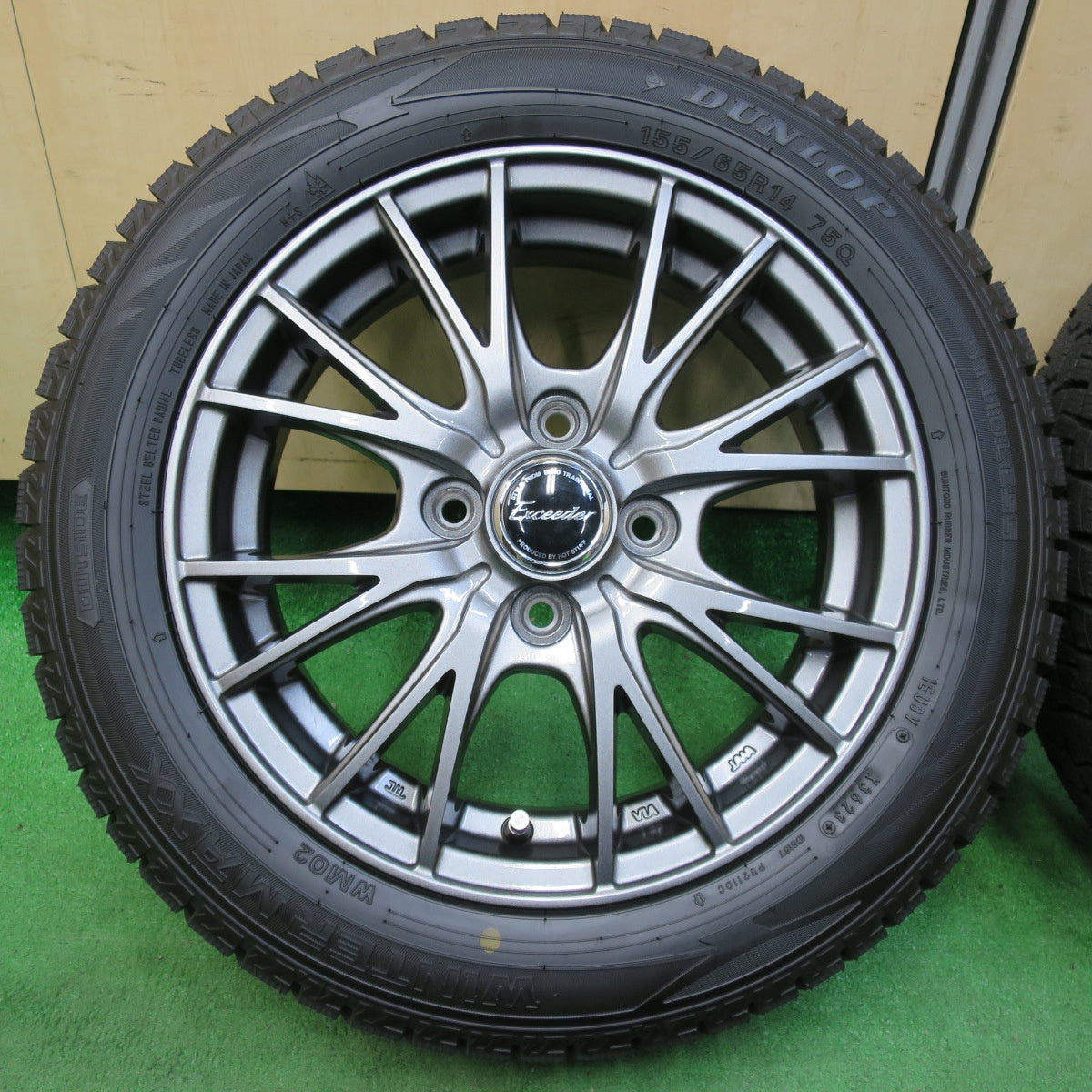 *送料無料* 超バリ溝！23年！キレイ！ほぼ10分★スタッドレス 155/65R14 ダンロップ ウインターマックス WM02 Exceeder エクシーダー PCD100/4H★4081705イス