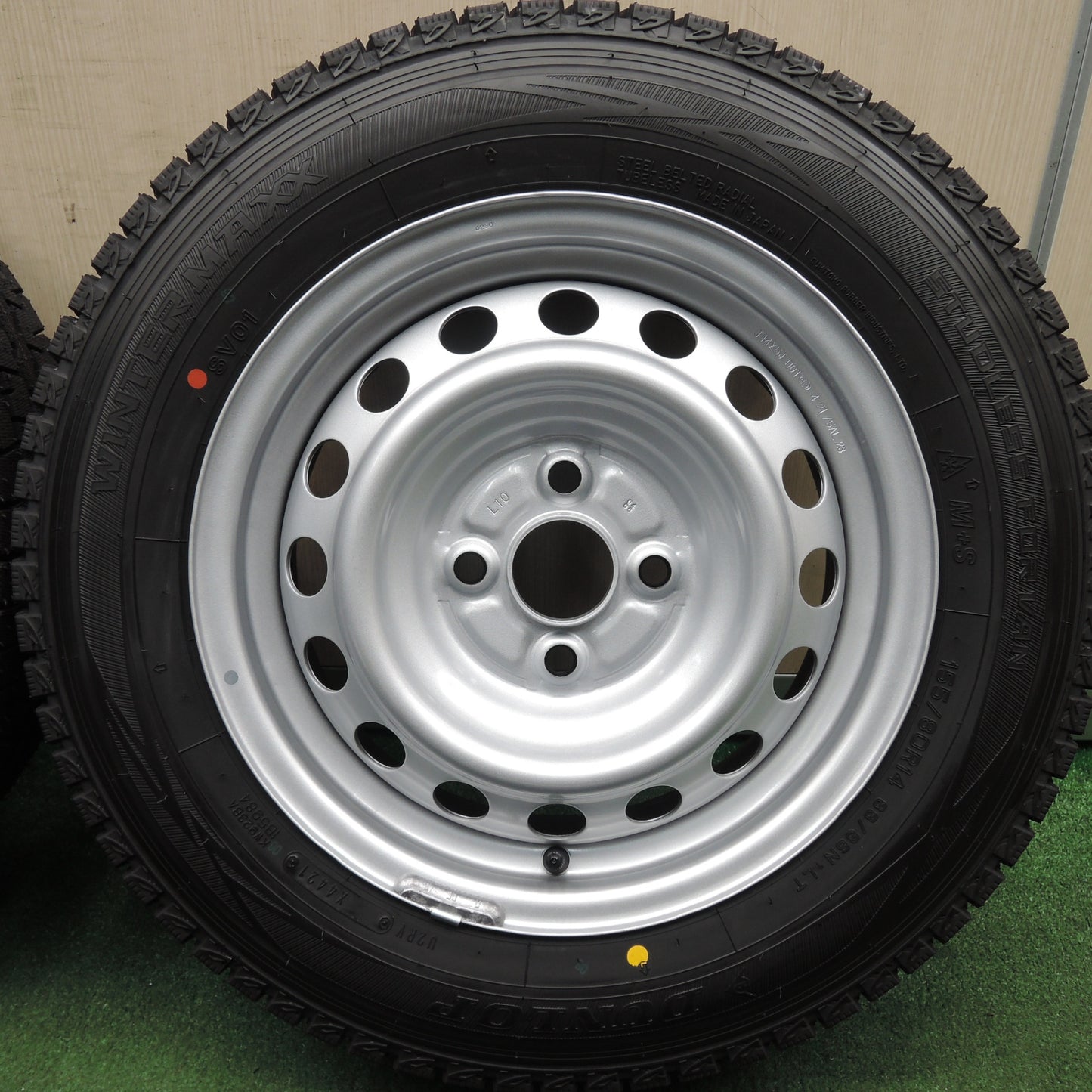 *送料無料* 未使用！21年★スタッドレス 155/80R14 88/86N ダンロップ ウインターマックス SV01 スチール ホイール PCD100/4H★4032403HAス