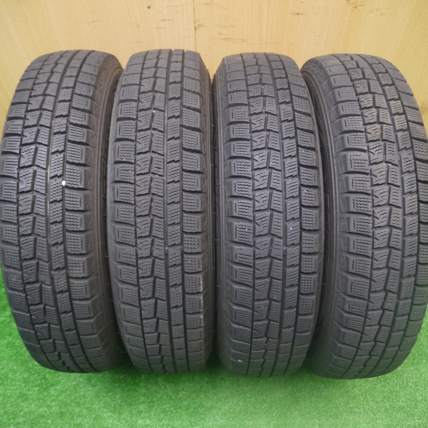 *送料無料* 4本価格★スタッドレス 145/80R13 ダンロップ ウインターマックス WM01 スチール 13インチ PCD100/4H★4082101Hス