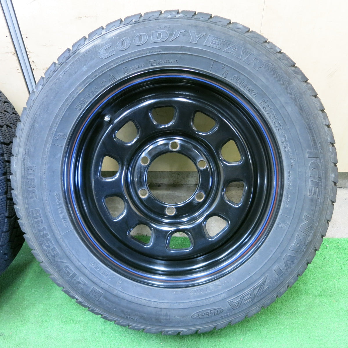 *送料無料* バリ溝！キレイ！9分★DAYTONA デイトナ 215/65R16 スタッドレス グッドイヤー アイスナビ ZEA 16インチ PCD139.7/6H★4070801ナス