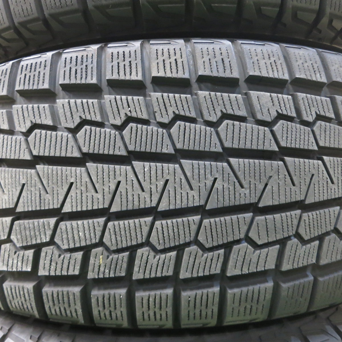 [送料無料] バリ溝！22年！キレイ！9.5分以上★ベンツ 等 AGA 275/55R19 スタッドレス ヨコハマ アイスガード G075 19インチ PCD130/5H★4100401ナス