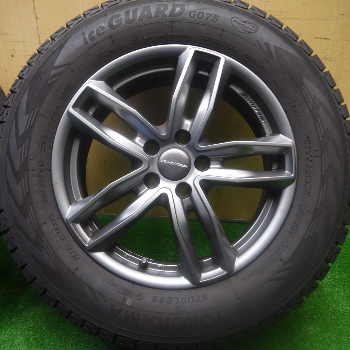 *送料無料* バリ溝！20年！キレイ！9.5分★ボルボ等 EUROTECH 235/65R17 スタッドレス ヨコハマ アイスガード G075 ユーロテック PCD108/5H★4082605Hス