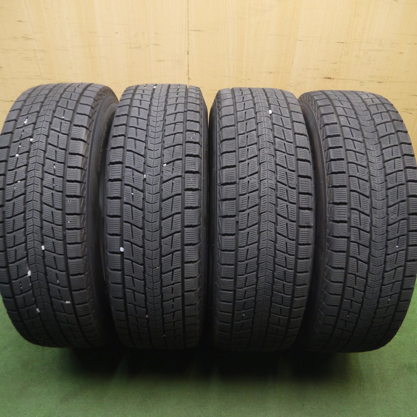 *送料無料* バリ溝！22年！綺麗！9分★スタッドレス 225/70R16 ダンロップ ウインターマックス SJ8 VIOLENTO ヴィオレント PCD114.3/5H★4062109Hス