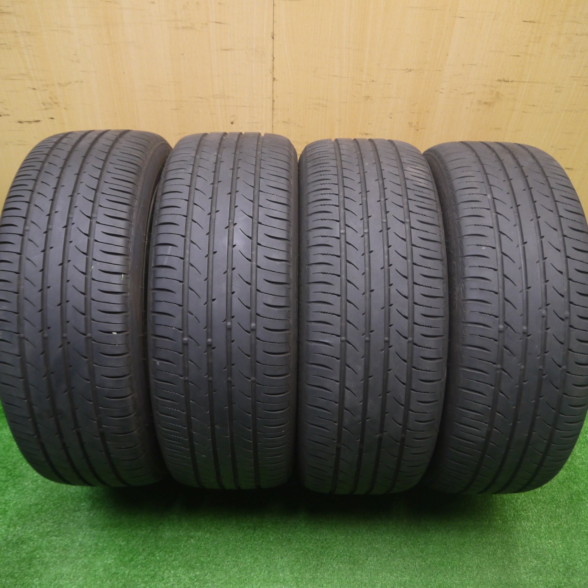 送料無料* バリ溝！22年！8.5分☆トヨタ 30系 プリウス Sツーリング 純正 215/45R17 トーヨー ナノエナジー3 プラス |  名古屋/岐阜の中古カー用品・工具の買取/販売ならガレージゲット