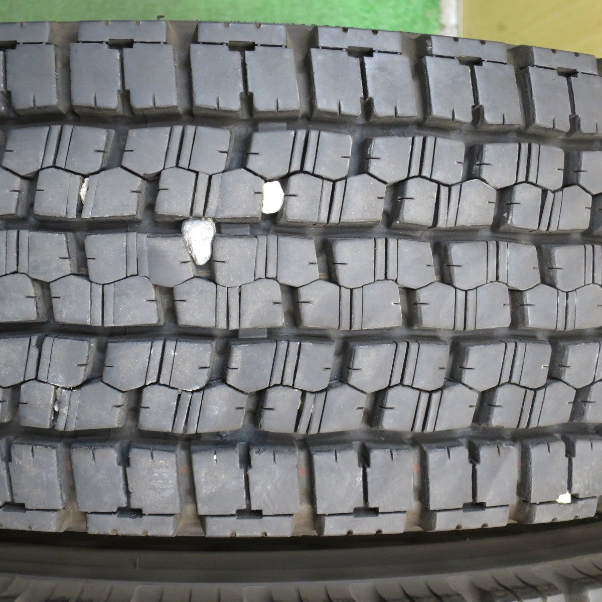 札幌発 引取OK TOYO M919 245/80R17.5 133/131J 17.5インチ トラックタイヤ スタッドレス 6本 バリ溝 中型 4t  増トン車 (MTE271) クレジットカード QRコード決済可能 - タイヤ、ホイール