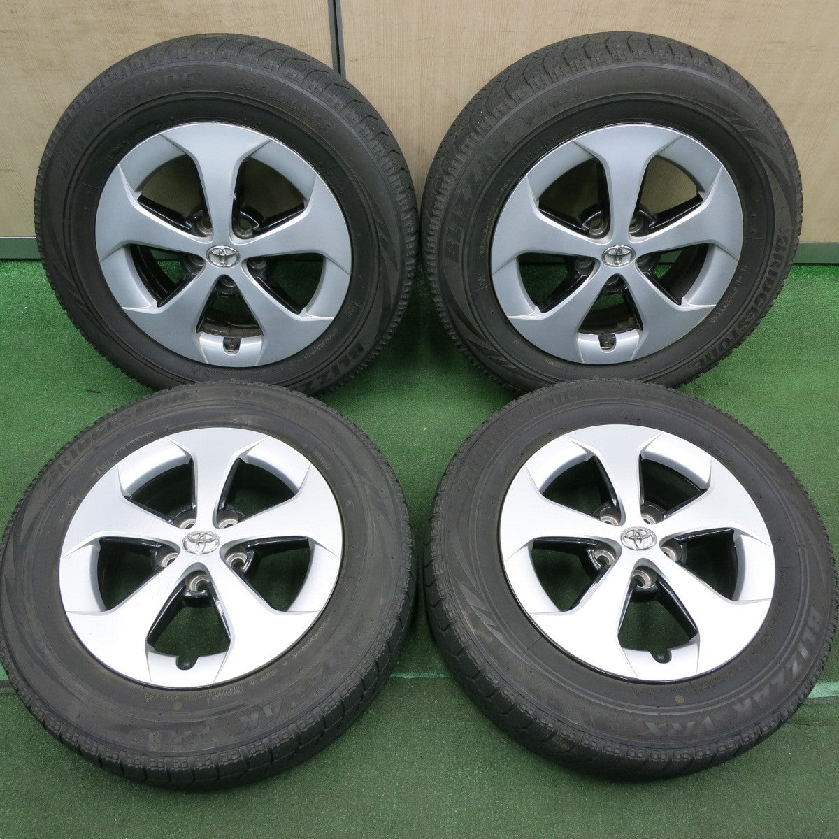 *送料無料* 4本価格★トヨタ 30系 プリウス 純正 195/65R15 スタッドレス ブリヂストン ブリザック VRX 15インチ PCD100/5H★4052202HAス