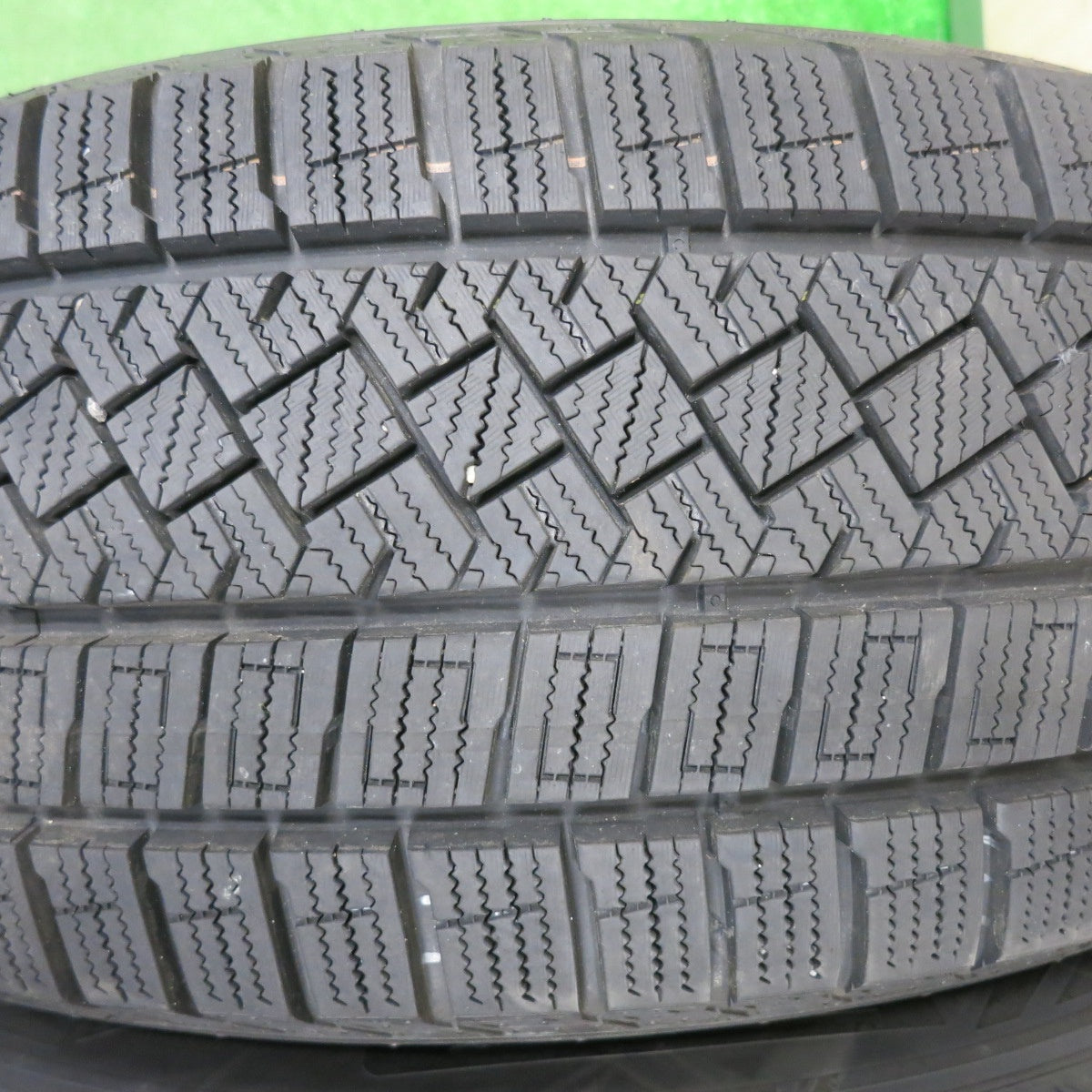 [送料無料] バリ溝！22年！キレイ！9.5分以上★ホンダ ヴェゼル 純正 215/60R16 スタッドレス ピレリ アイスゼロ アシンメトリコ 16インチ PCD114.3/5H★4121606TNス